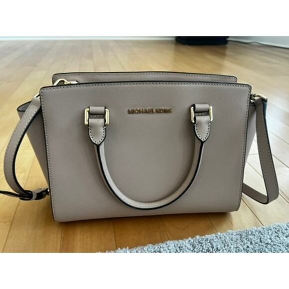 Michael Kors Selma Satchel purse medium light pink tote purse w crossbody strap - Picture 8 of 8